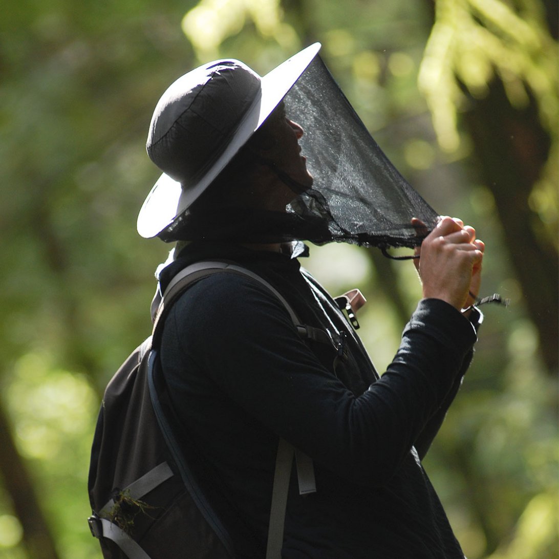 Lifesystems - Pop-up Mosquito and Midge Head Net Hat - Rat Race Store